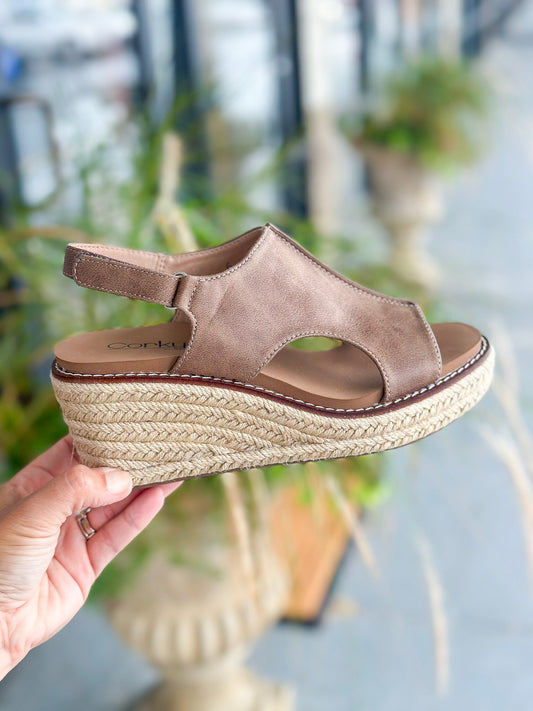 K Bye Wedge in Tan