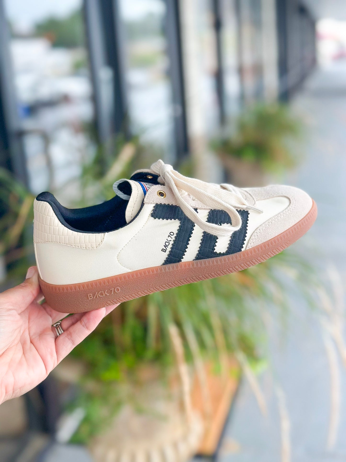 Back 70 Ghost Sneakers in Beige Black