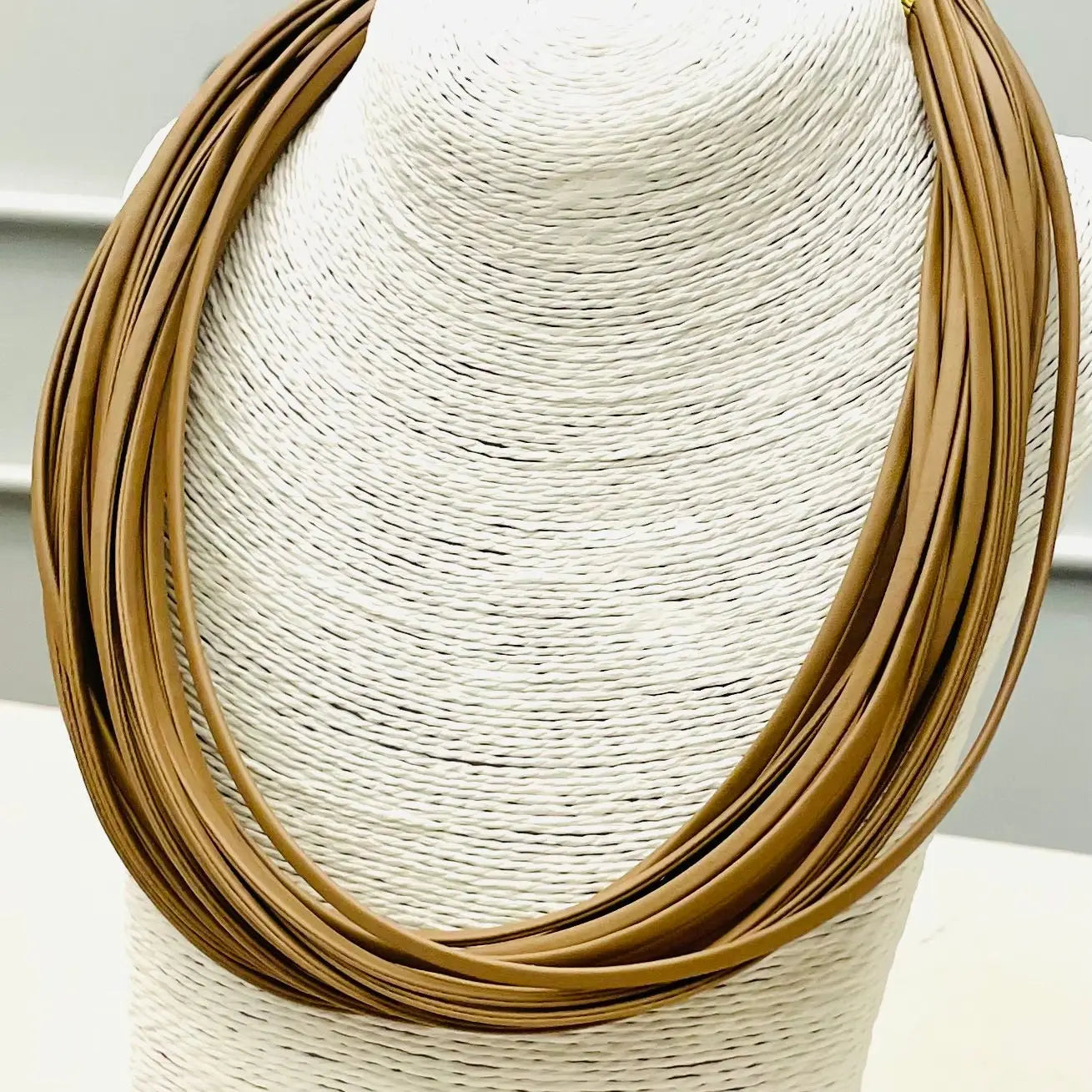 Chic Leatherette Strand in Dark Taupe
