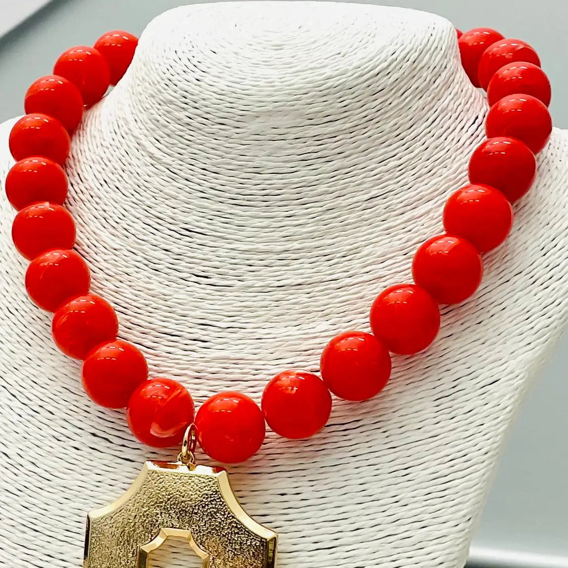 Chic Pendant Beaded Necklace in Marble Red