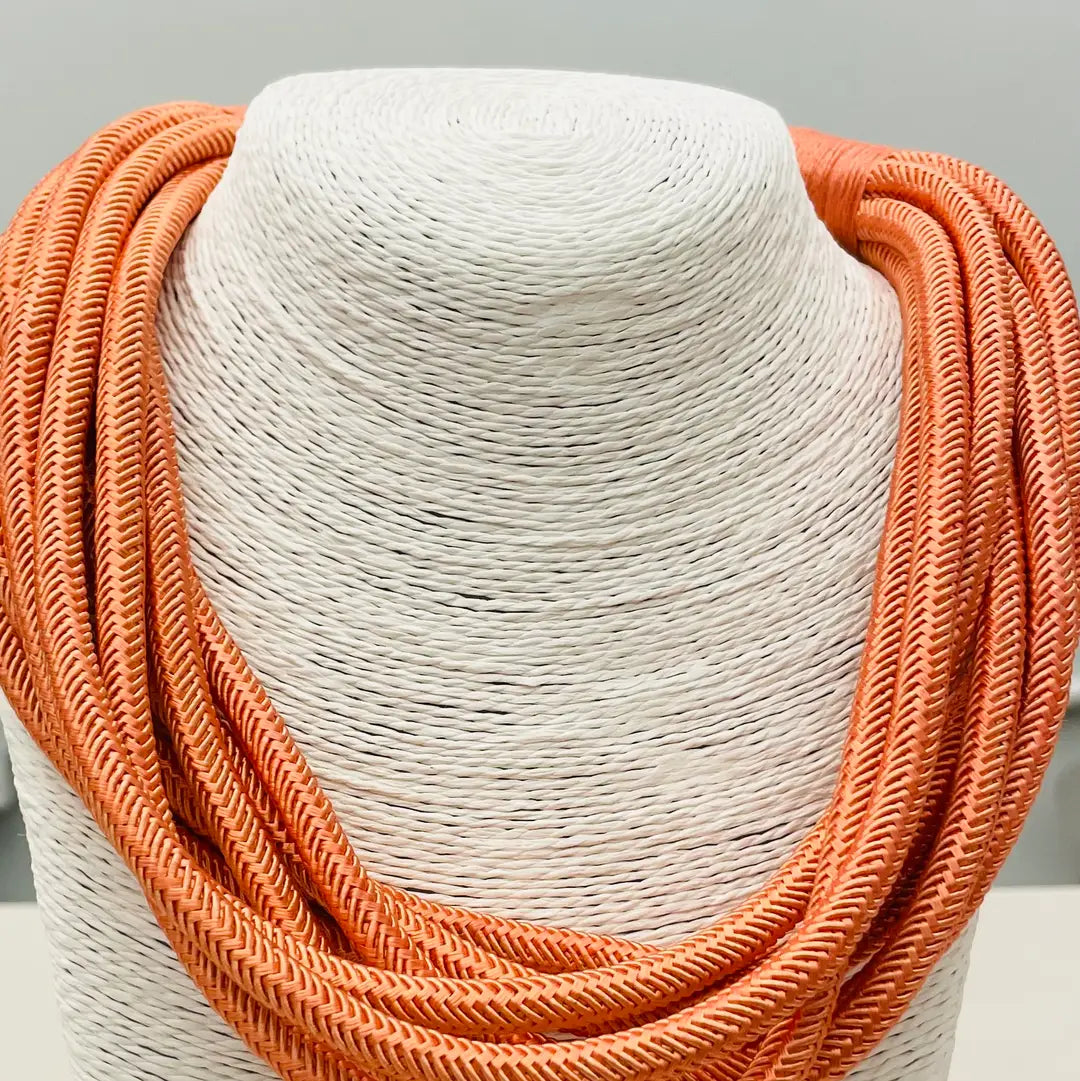 Lilly Rope Necklace in Peach