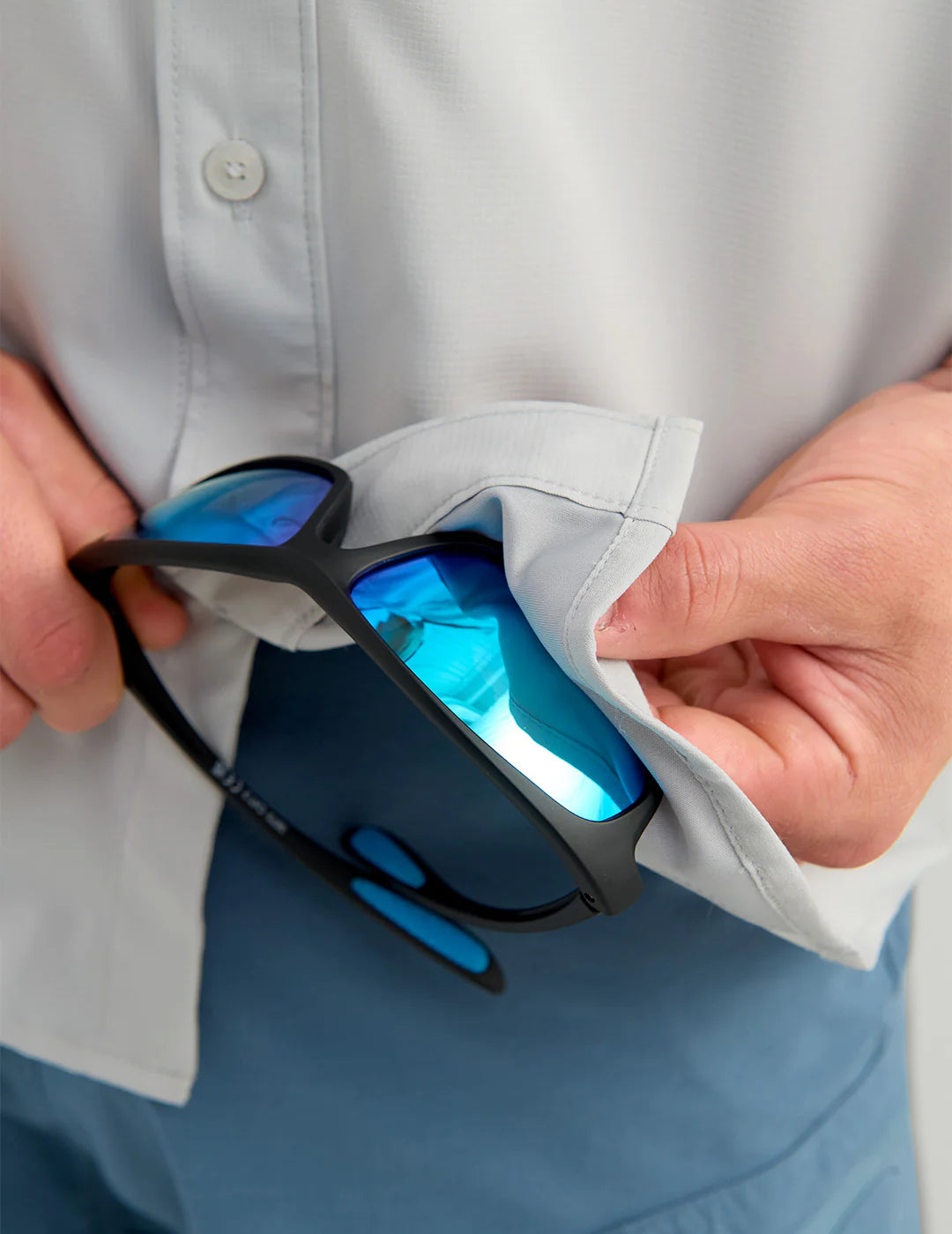 Huk Tide Point Short Sleeve Shirt in Seagull