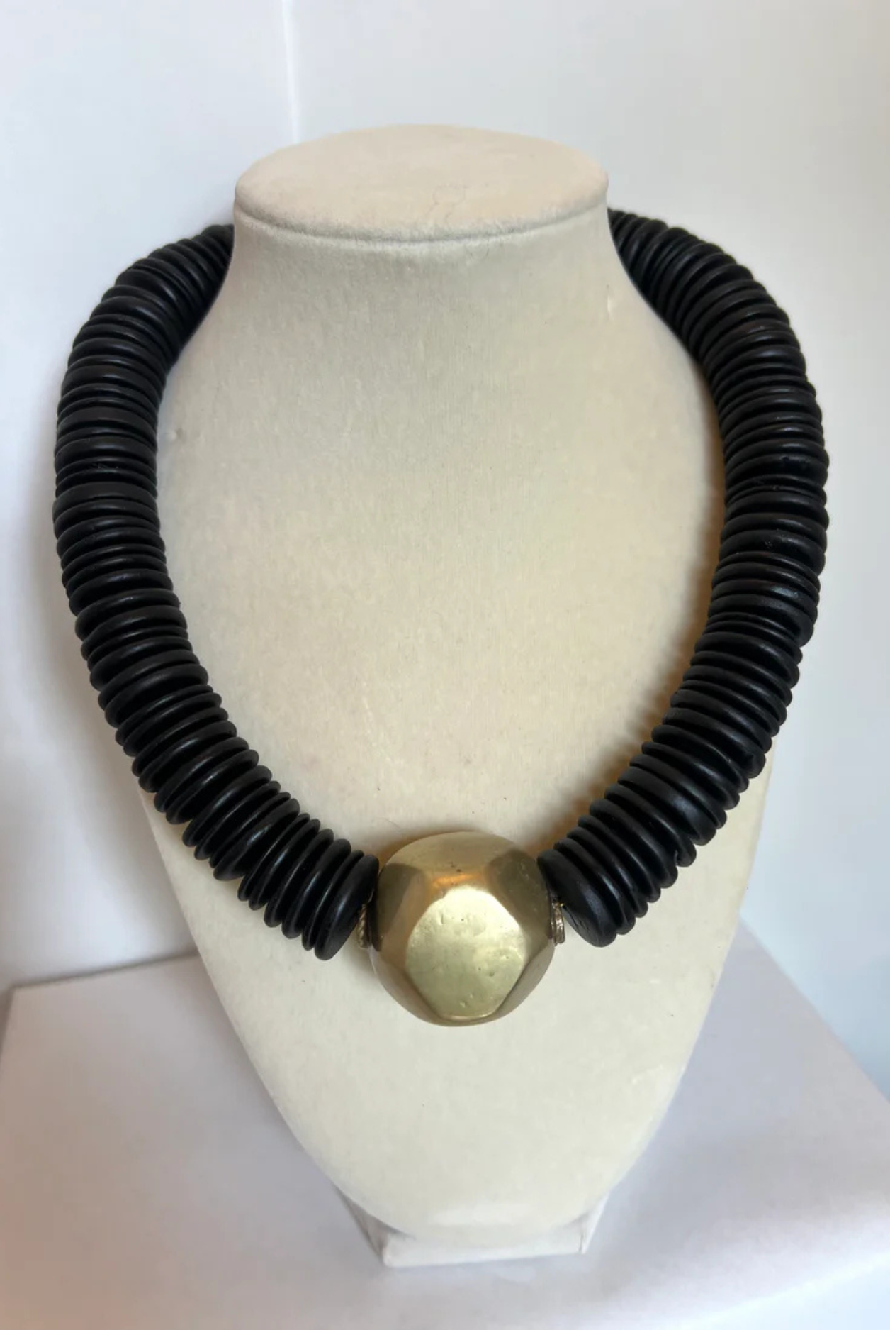 Merritt Millie Black Coconut Shell + Large Gold Connector