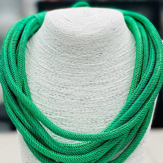 Lilly Rope Necklace in Kelly Green