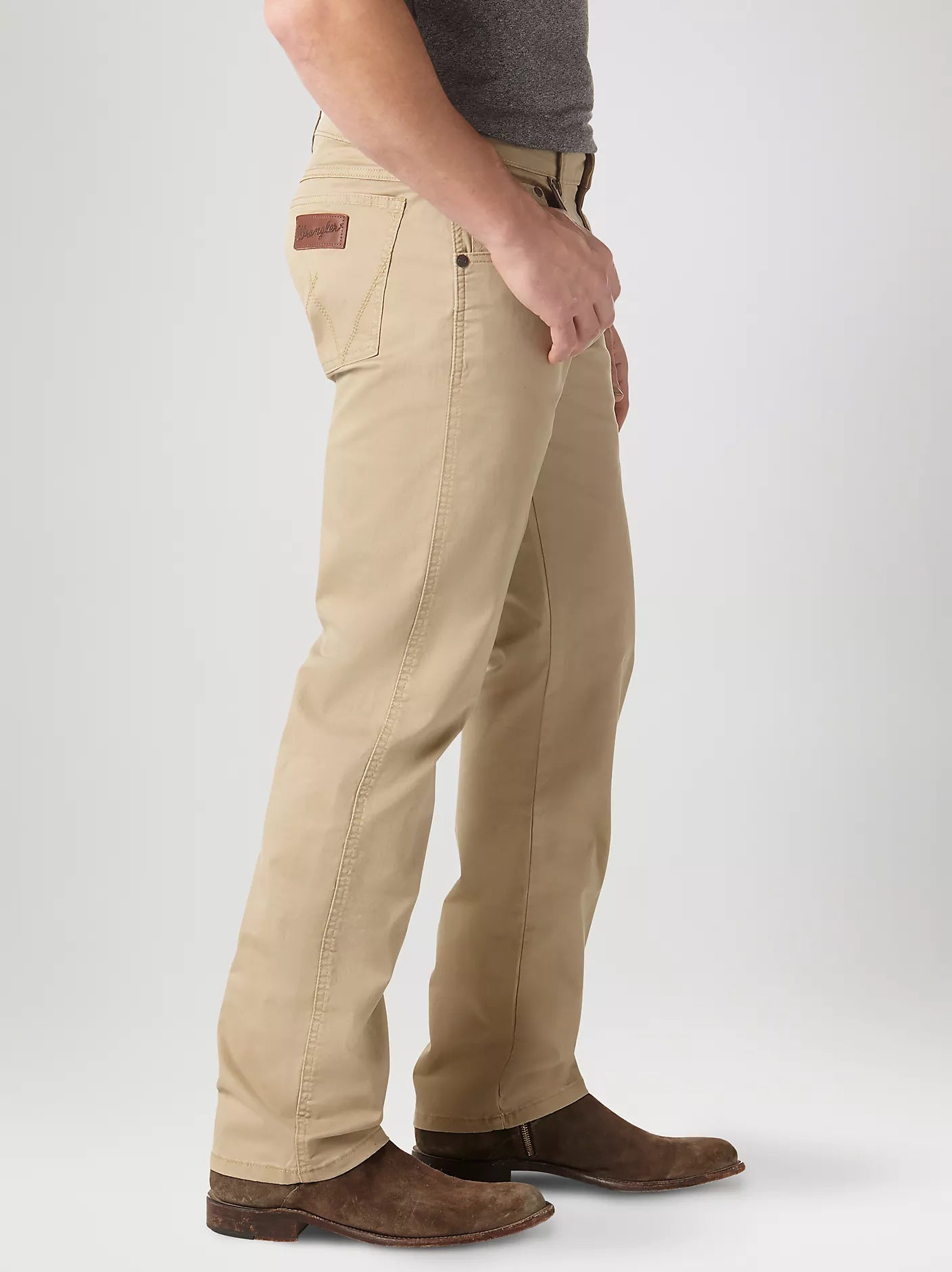 Wrangler | Men's Wrangler Retro® Slim Fit Straight Leg Jean in Fawn