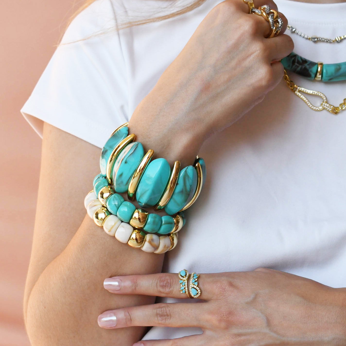 Chunk It Up Stretch Bracelet in Turquoise