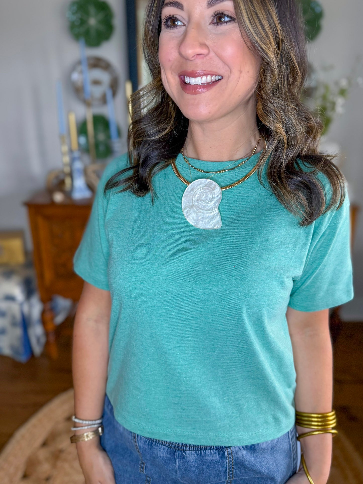 The Modern Basics Tee in Heather Kelly Green
