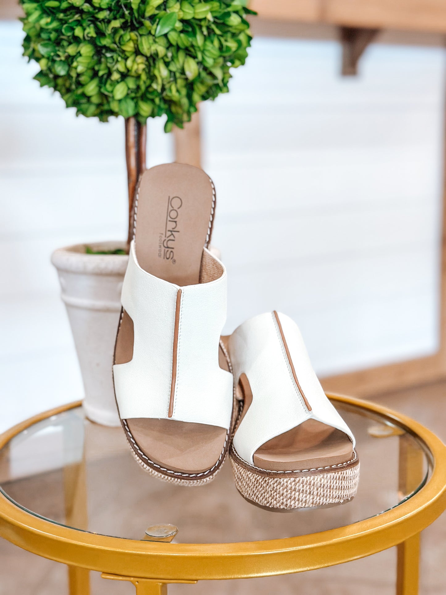 Corkys Kiss N Tell Wedge in White