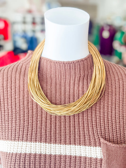 Chic Leatherette Strand in Gold
