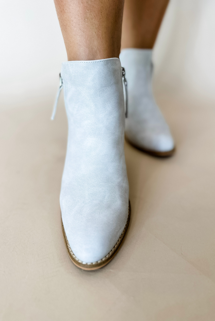 Shania Booties in Ivory