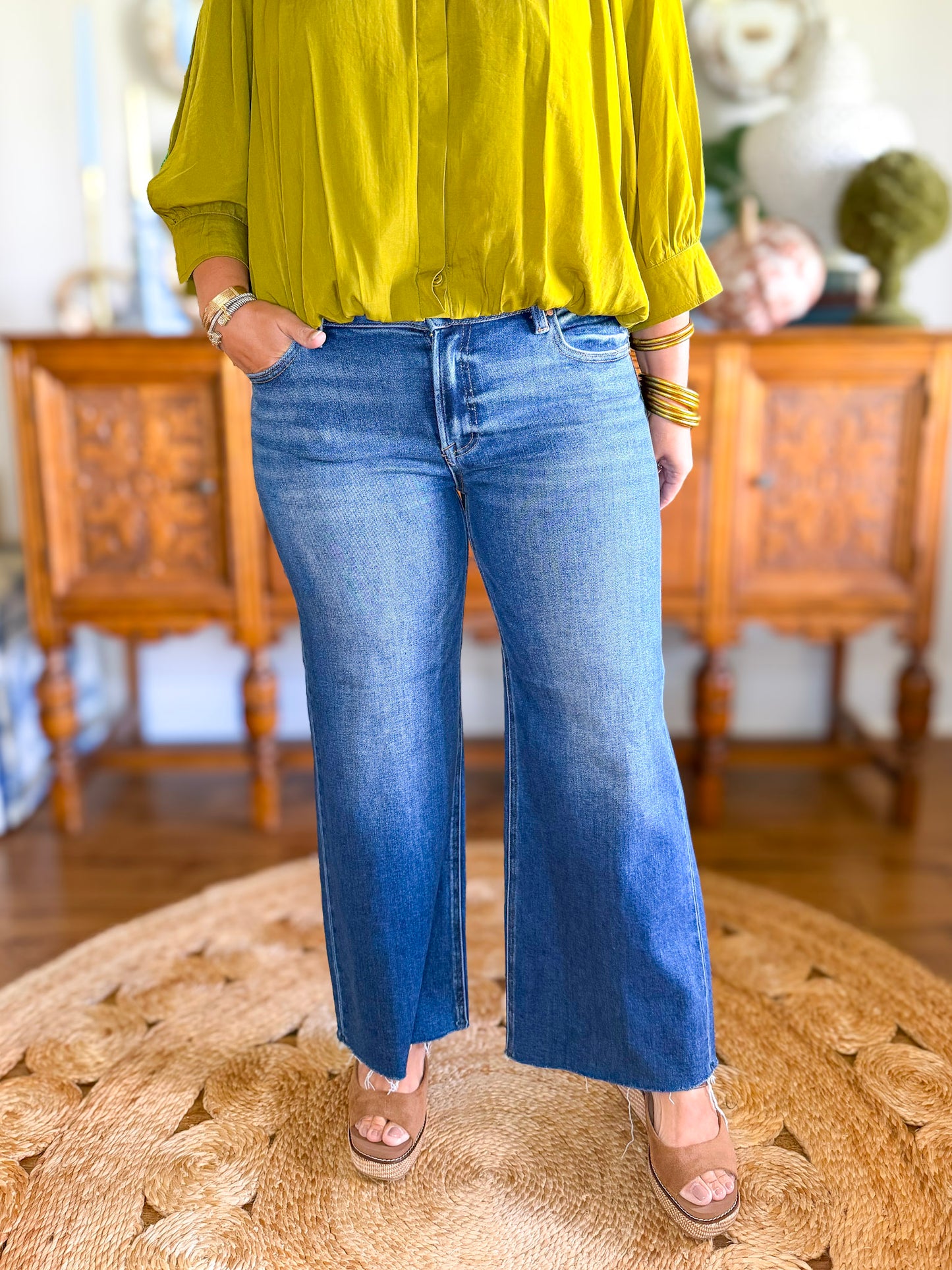 Lana Mid Rise Wide Cropped Jeans