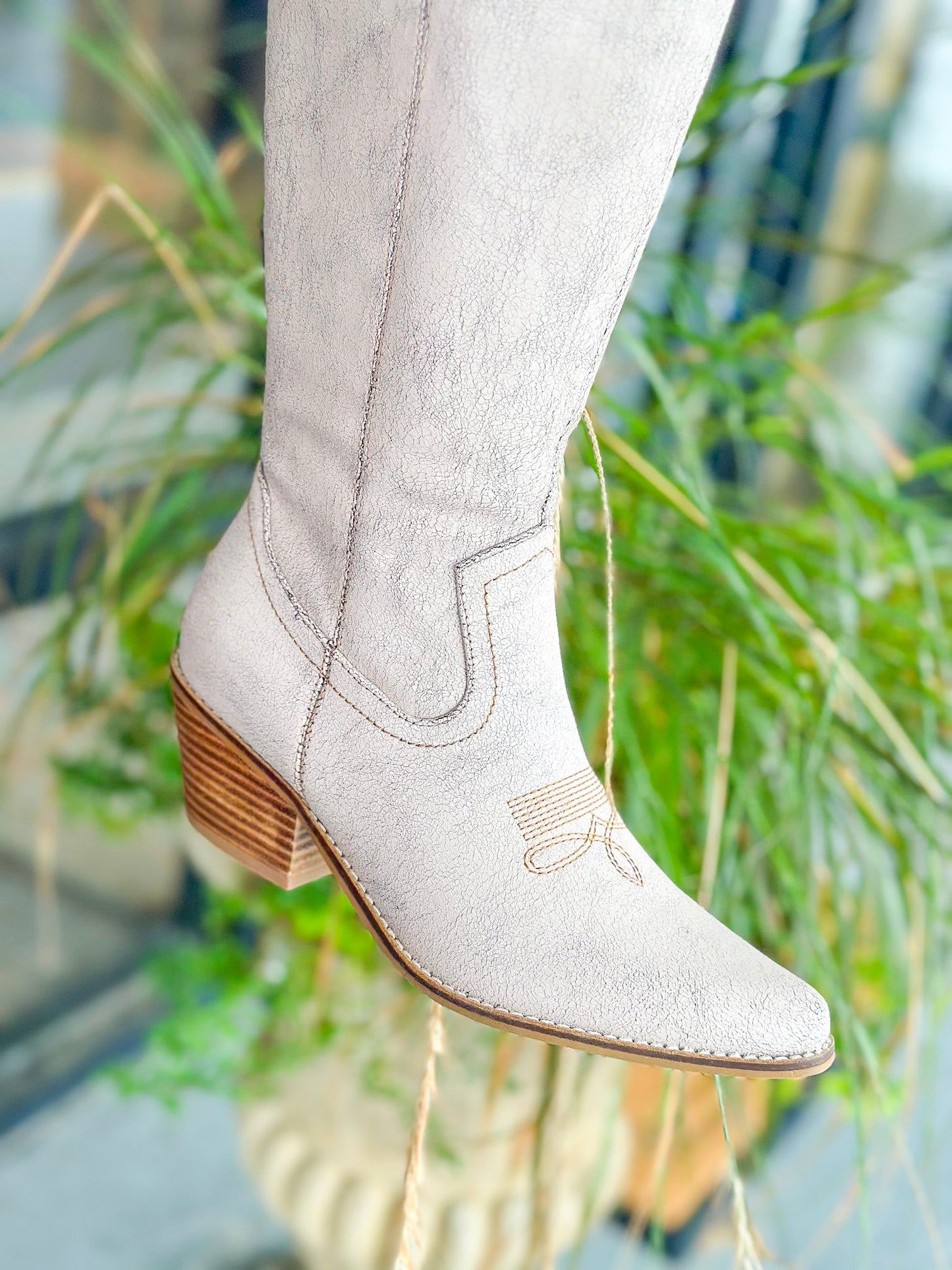Hats Off Boots in Putty Crackle