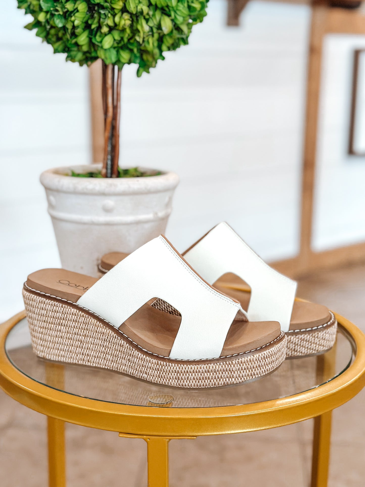 Corkys Kiss N Tell Wedge in White