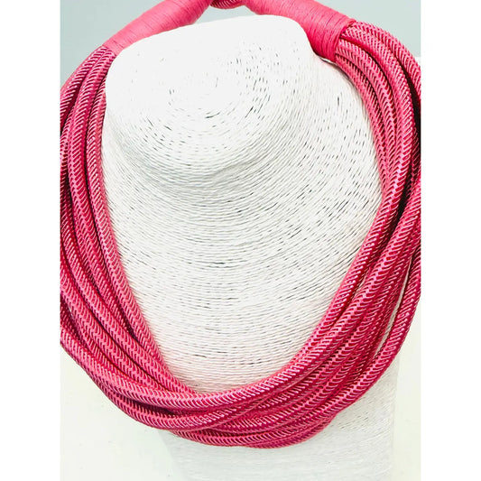 Lilly Rope Necklace in Pink