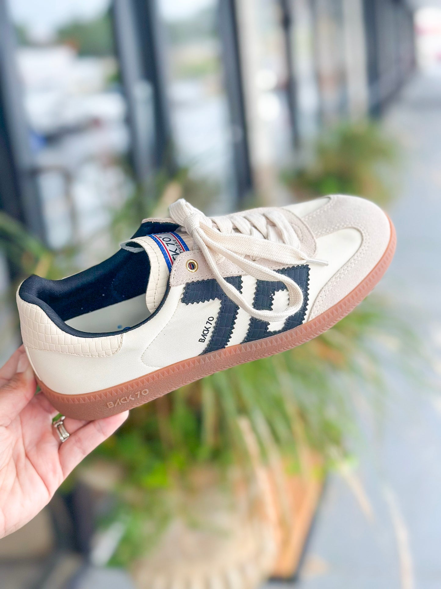 Back 70 Ghost Sneakers in Beige Black
