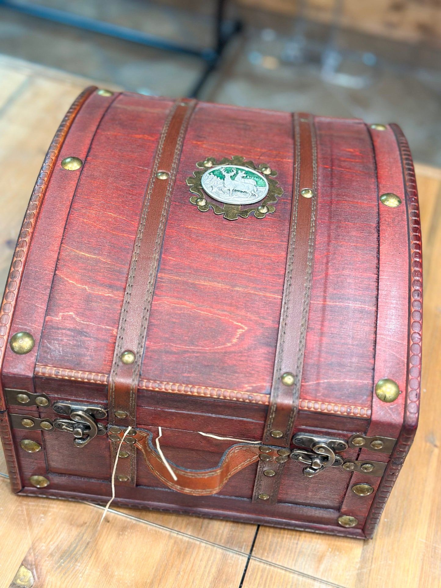 White Tail Deer Capitol Decanter Chest 3 Piece Set