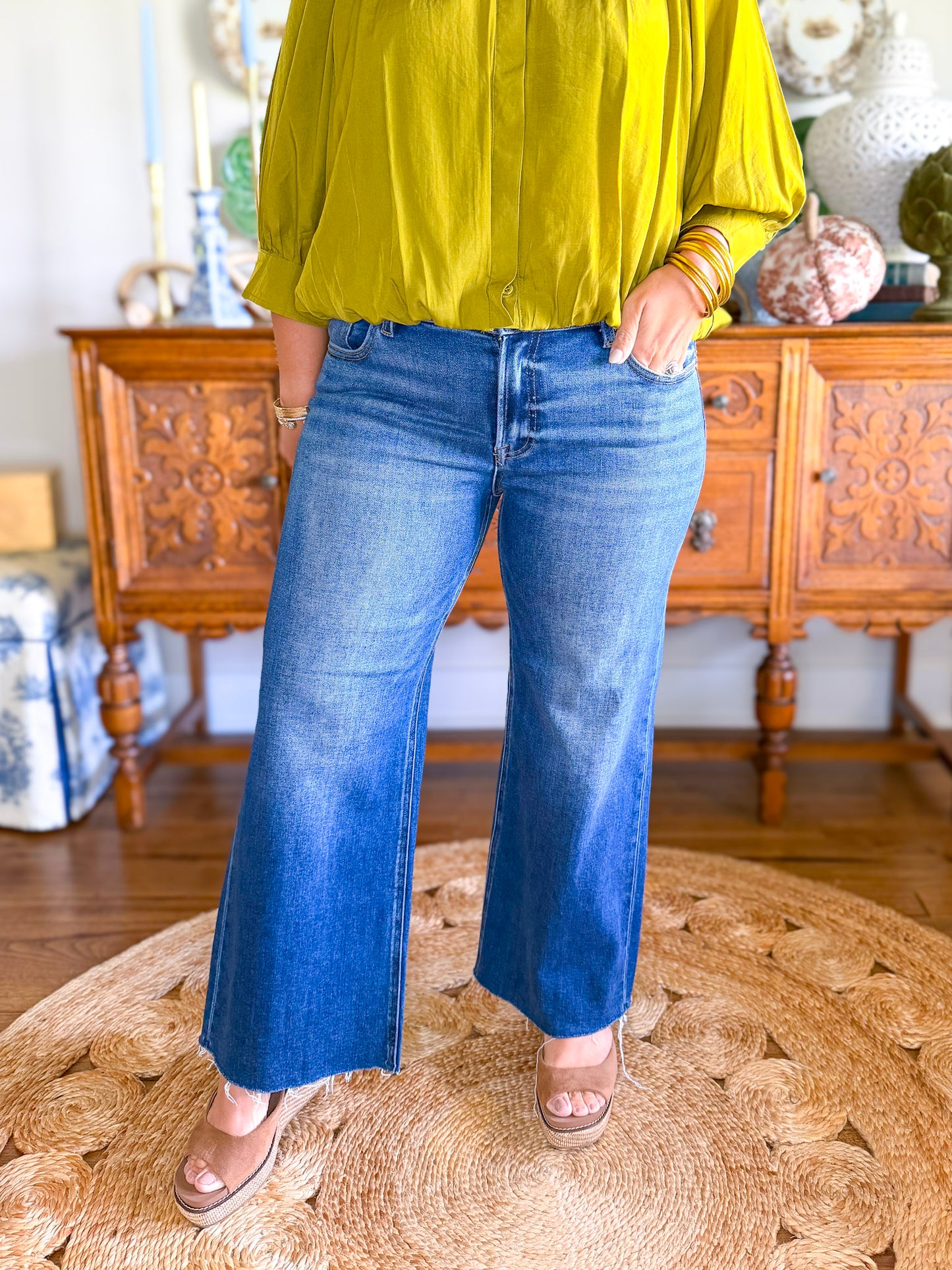 Lana Mid Rise Wide Cropped Jeans