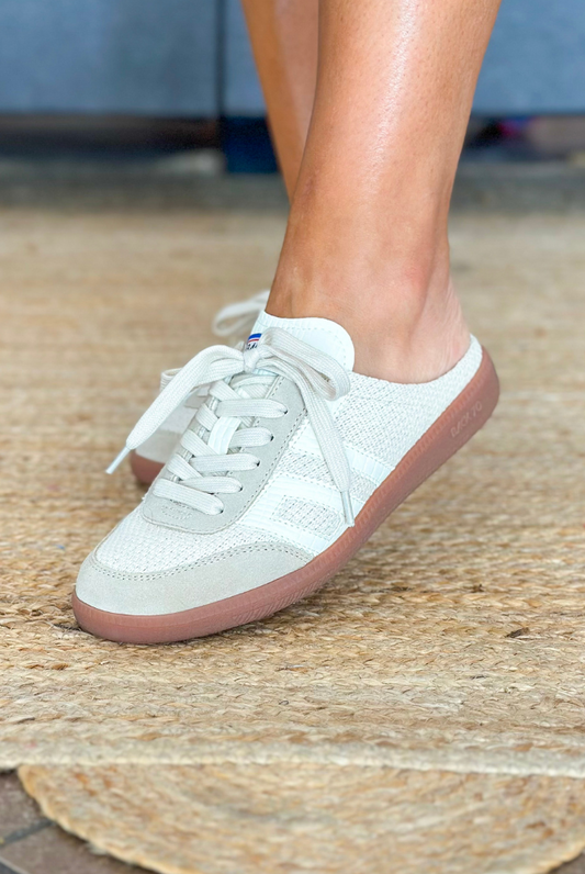 Back 70 Easter Sneakers in Sacco Milk