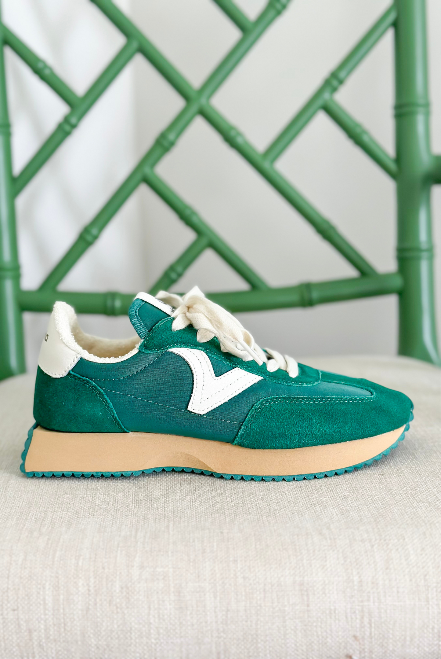 Victoria Cosmos Sneakers in Verde