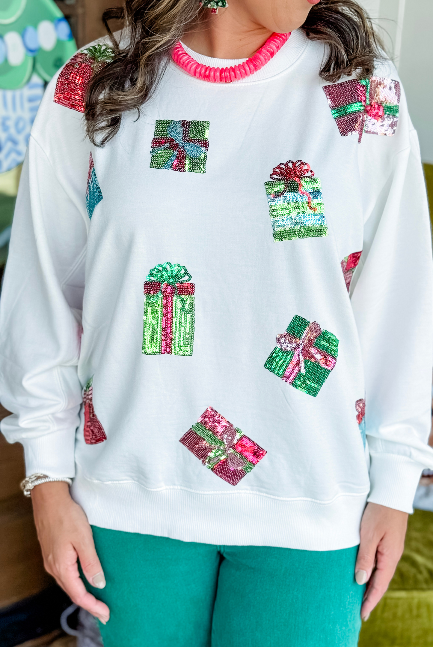 Sarah Sweatshirt in Presents