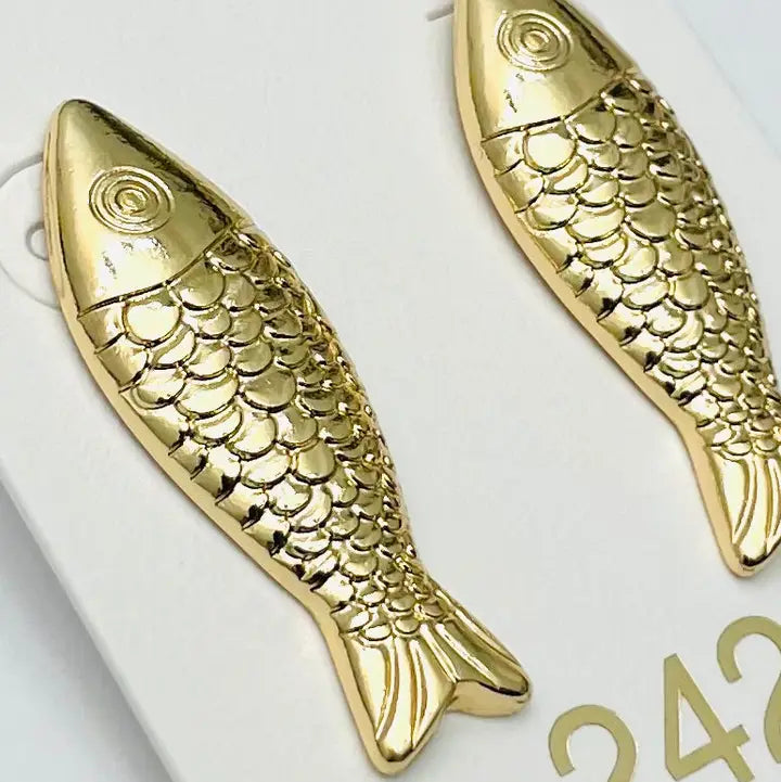 Chic Sardine Stud Earrings