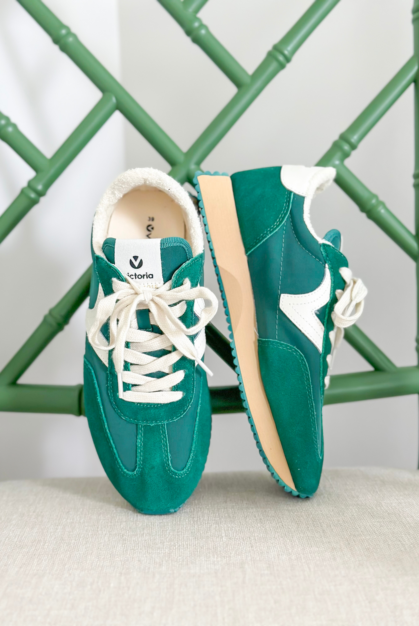 Victoria Cosmos Sneakers in Verde