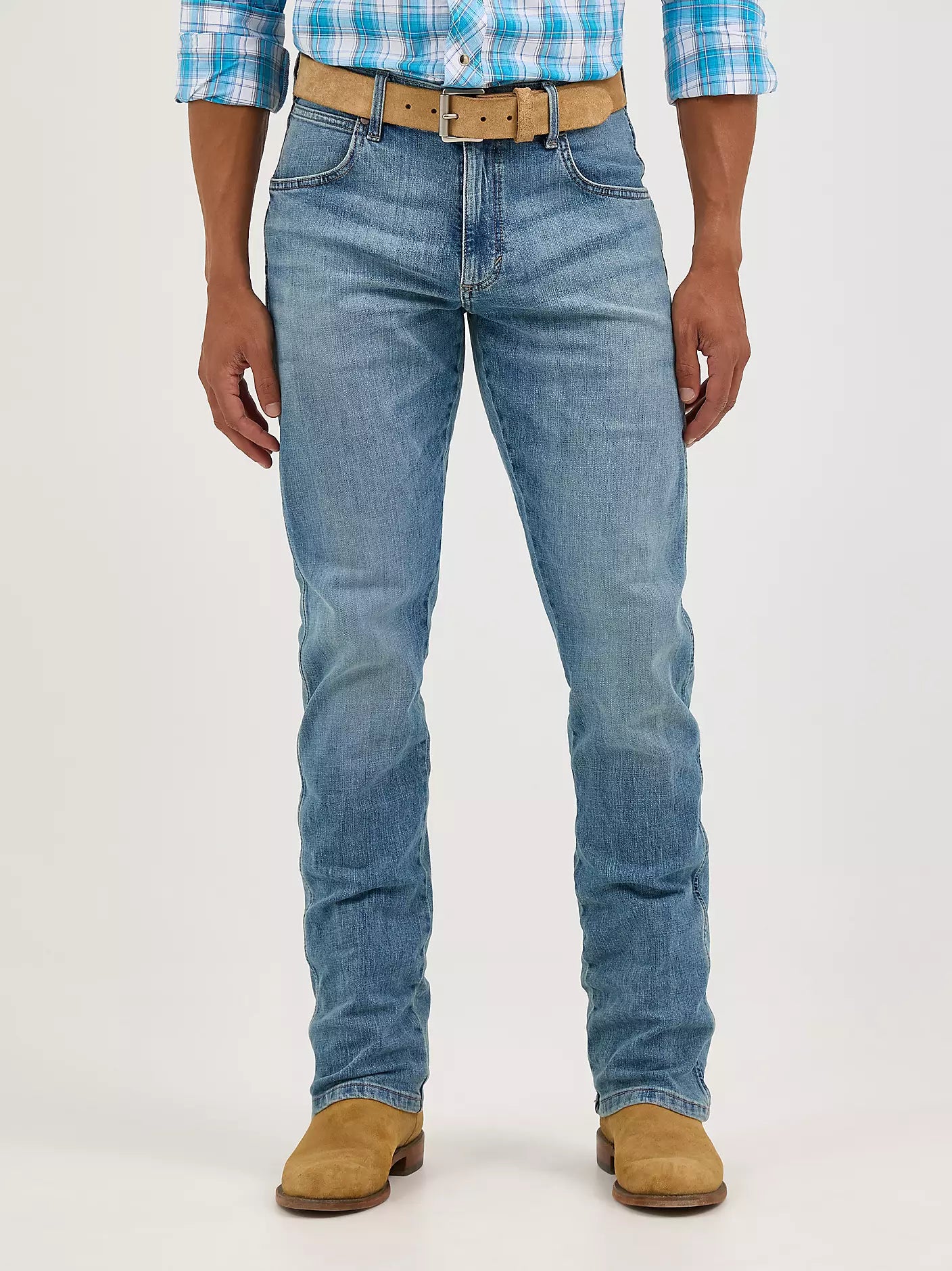 Wrangler | Men's Wrangler Retro® Slim Fit Straight Leg Jean in Jacksboro