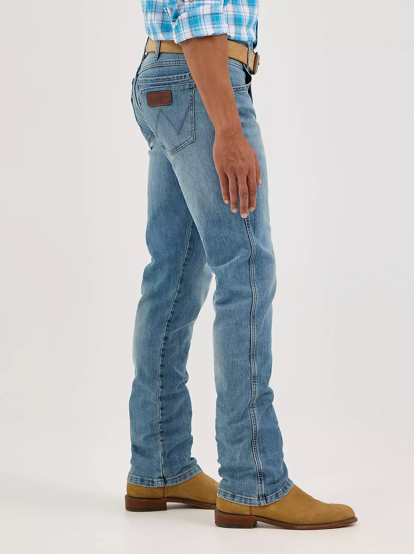 Wrangler | Men's Wrangler Retro® Slim Fit Straight Leg Jean in Jacksboro