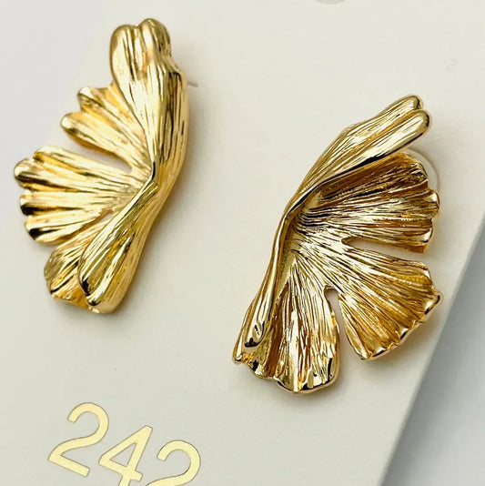 Chic Gingko Stud Earrings
