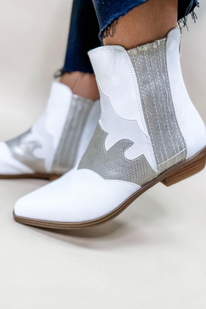 Willis Western Chelsea Boot in Ivory
