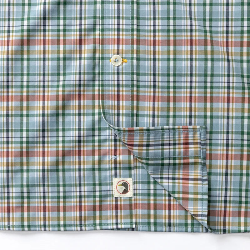Duck Head | LS Performance Poplin Sport Button Down in Windblown Sky