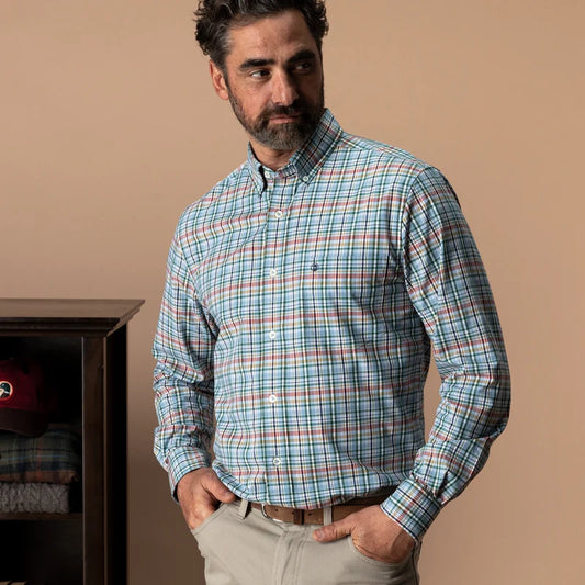 Duck Head | LS Performance Poplin Sport Button Down in Windblown Sky