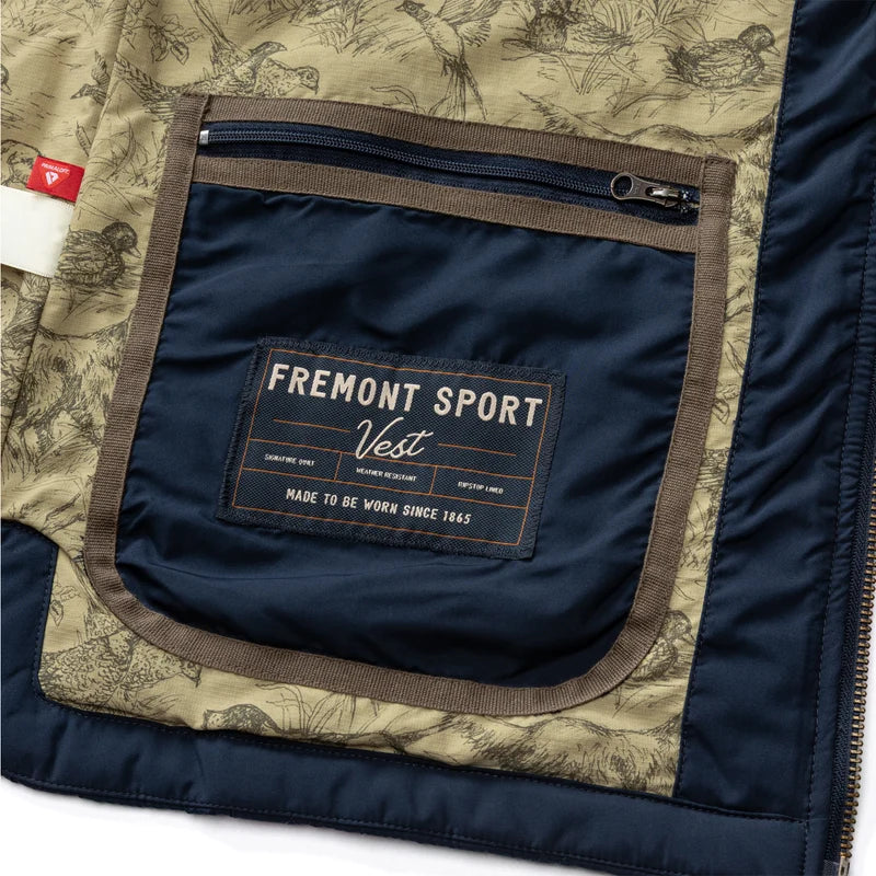 Duck Head | Fremont Sport Performance Quilted Vest in Deep Navy