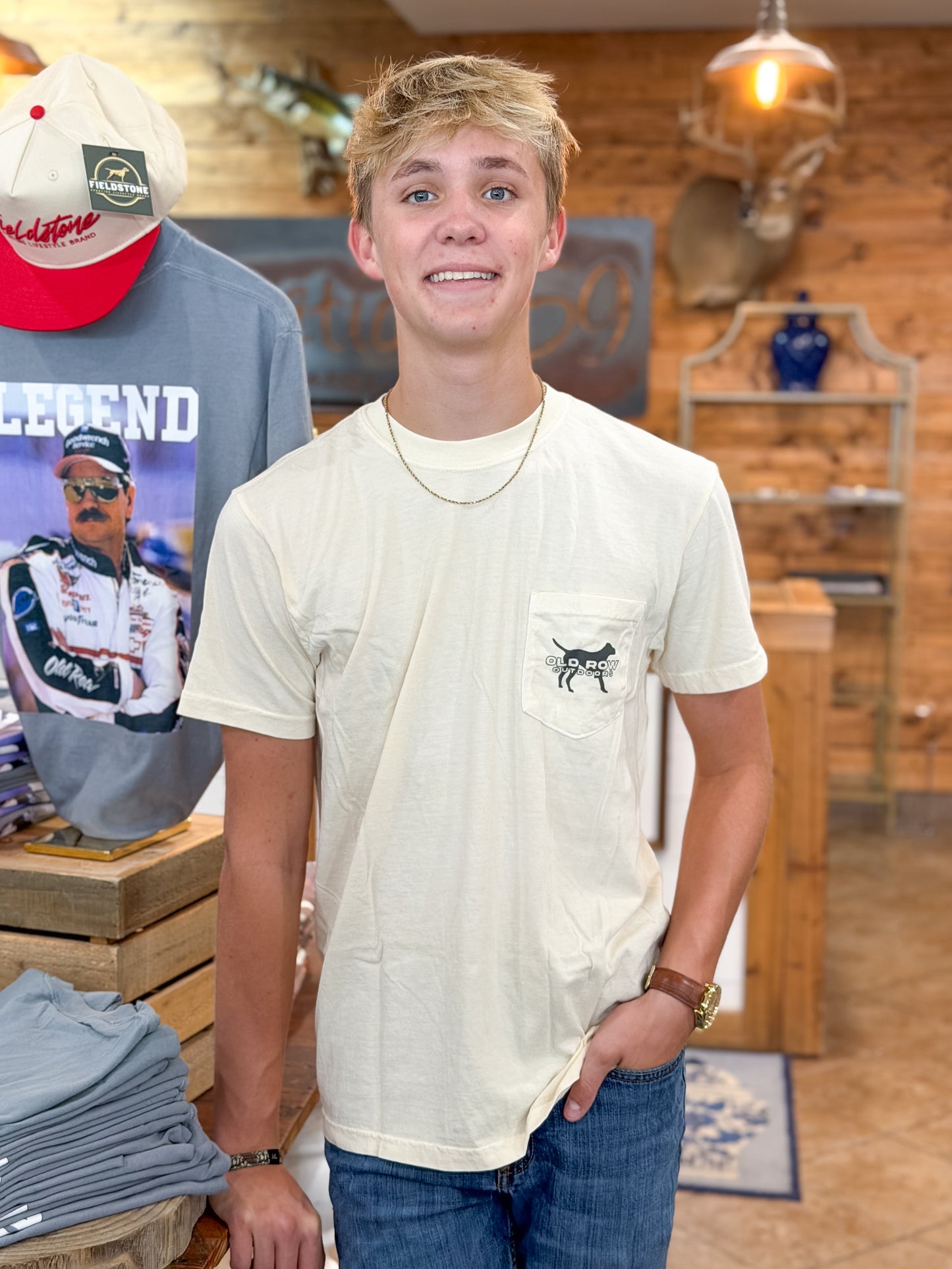 Old Row | Outdoors Pointer T-Shirt in Ivory