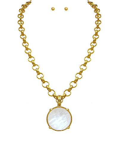 Claire Pendant Necklace