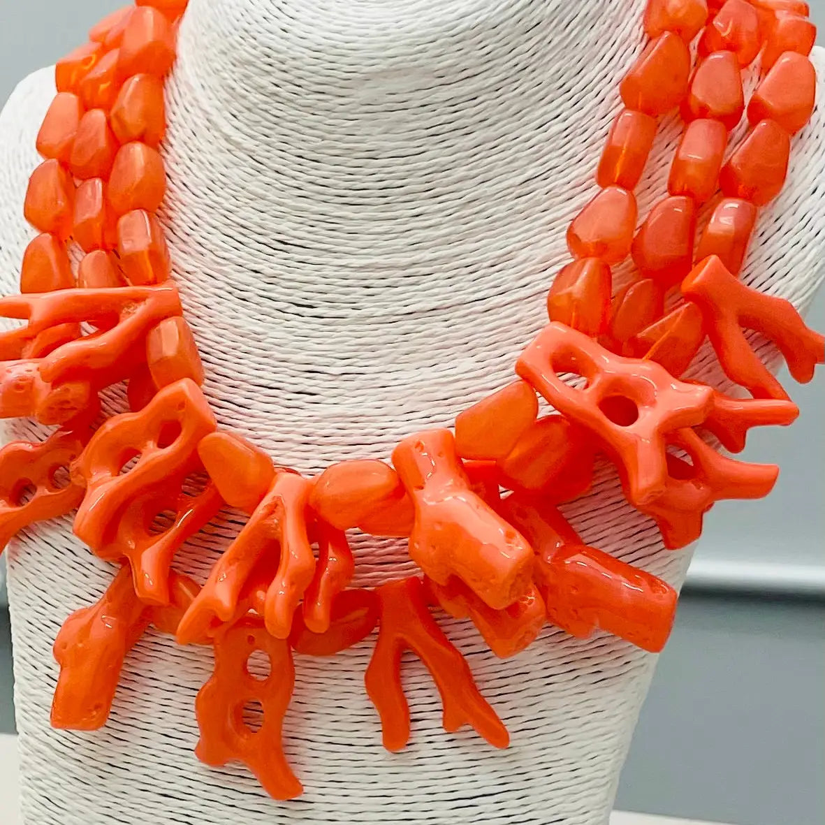 Chic Coral Statement Necklace in Marble Coral