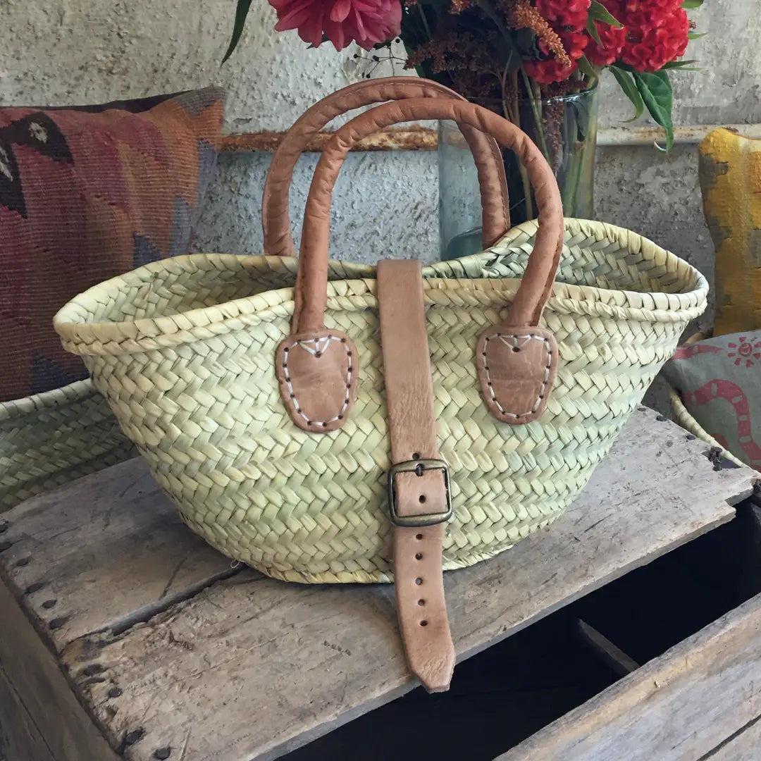 Tiny Straw Purse with Buckle