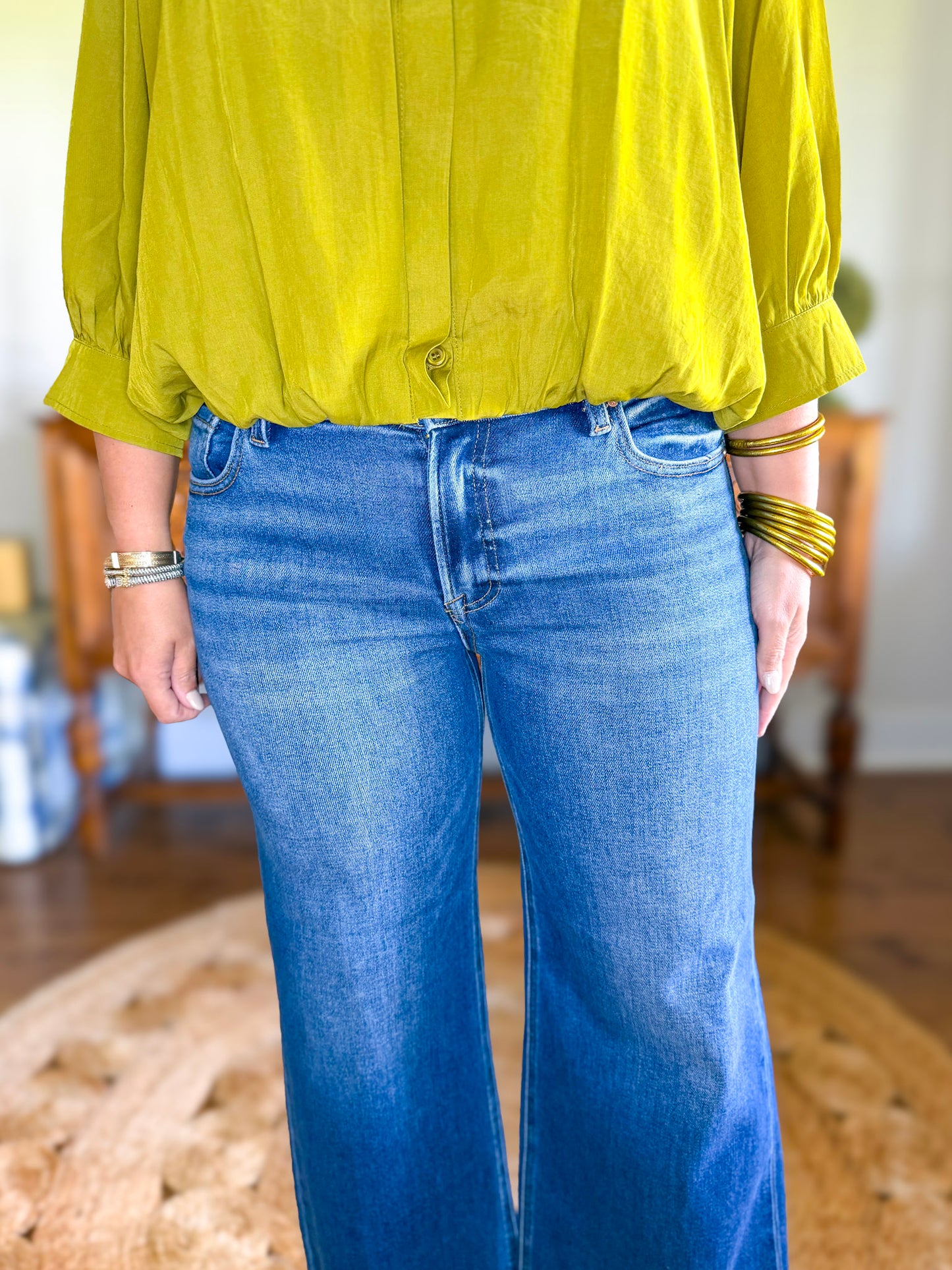 Lana Mid Rise Wide Cropped Jeans
