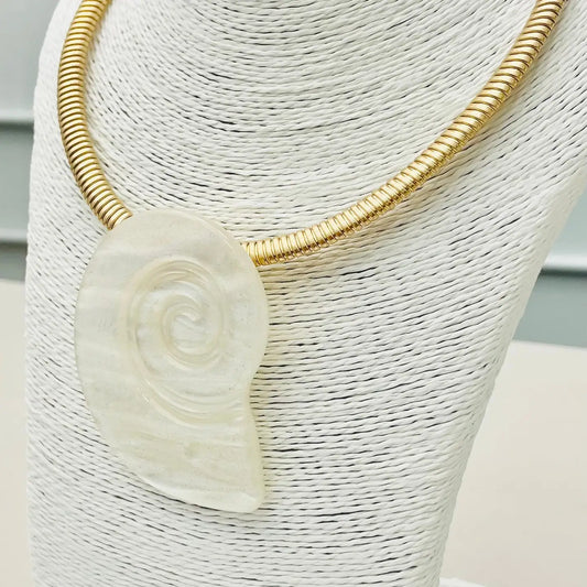 Chic White Seashell Collar Necklace
