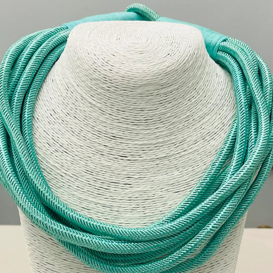 Lilly Rope Necklace in Mint
